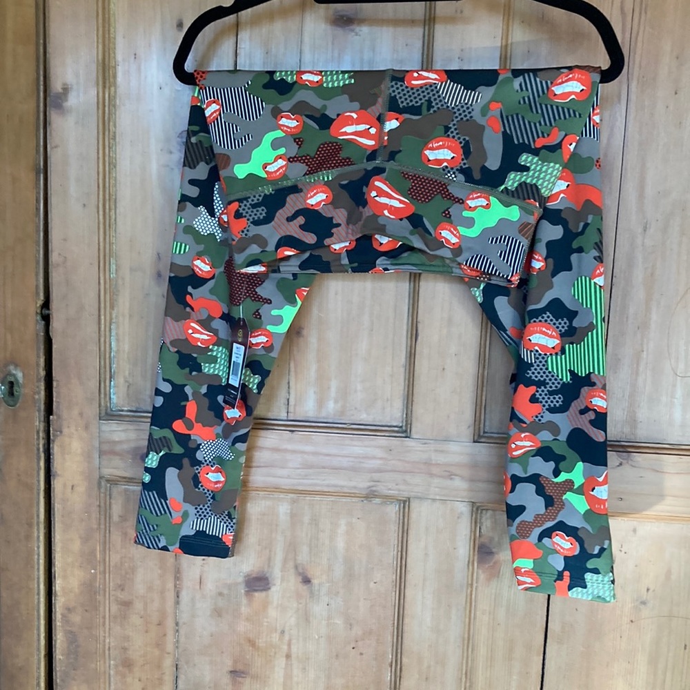 Zumba Zumbawear cropped leggings S spicy